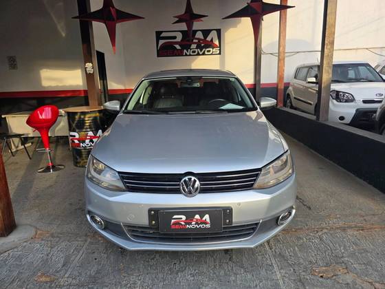 VOLKSWAGEN JETTA 2.0 TSI HIGHLINE 200CV GASOLINA 4P TIPTRONIC VOLKSWAGEN JETTA 2.0 TSI HIGHLINE 200CV GASOLINA 4P TIPTRONIC